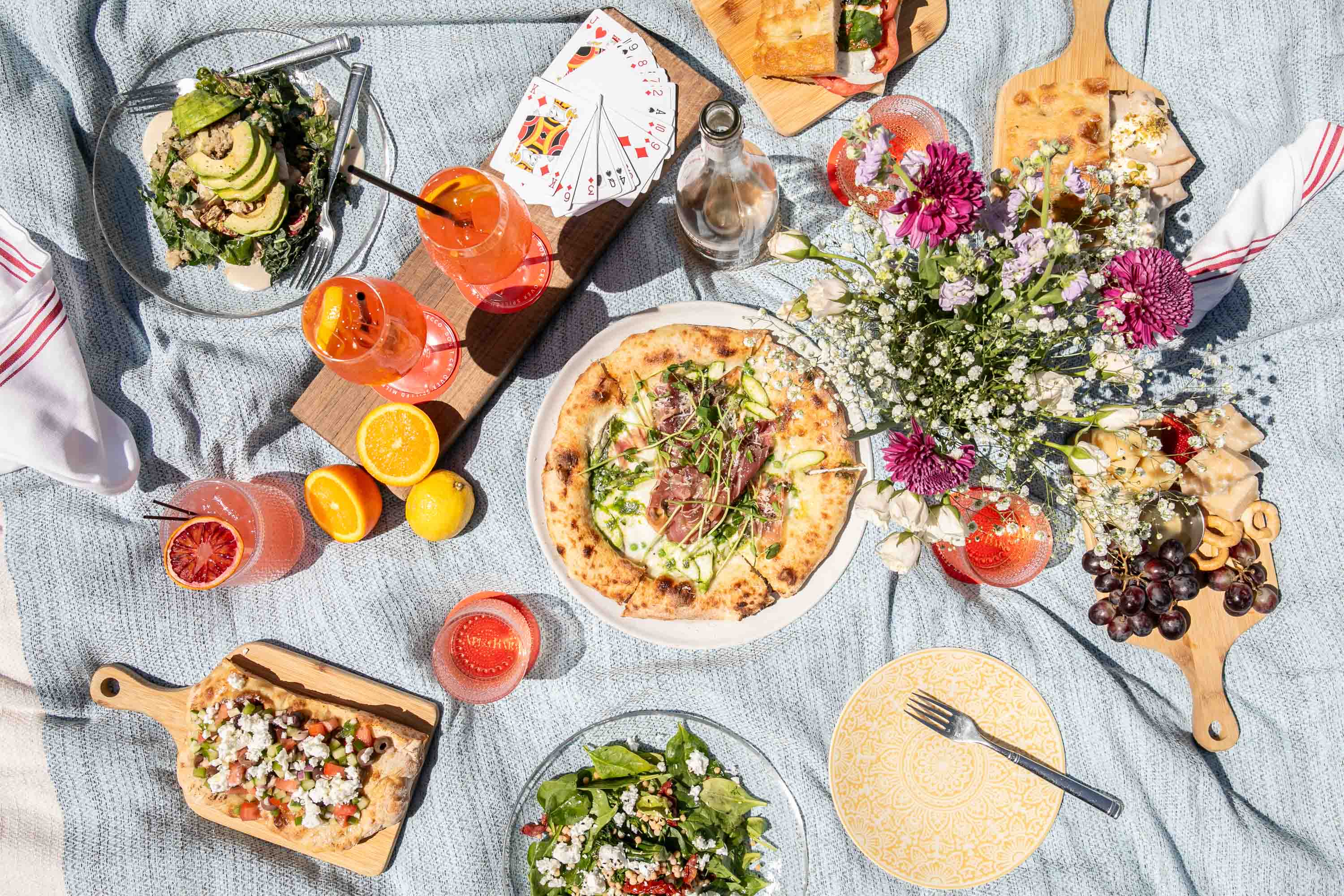 Aperibar picnic on a blanket