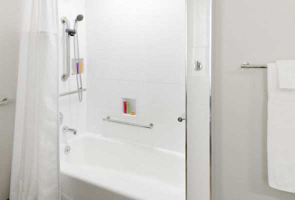 Luma ADA Guest Room Bathroom