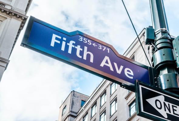 fifth avenue sign
