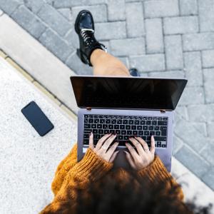 luma woman on laptop